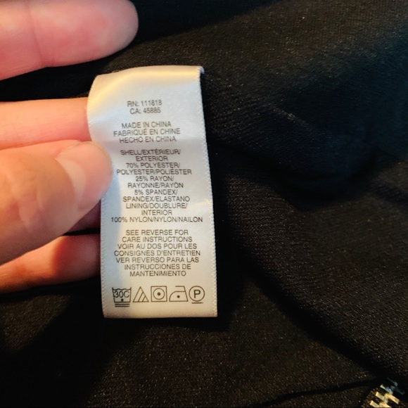 Micheal Kors mini skirt with sliver hard wear - Picture 3 of 11